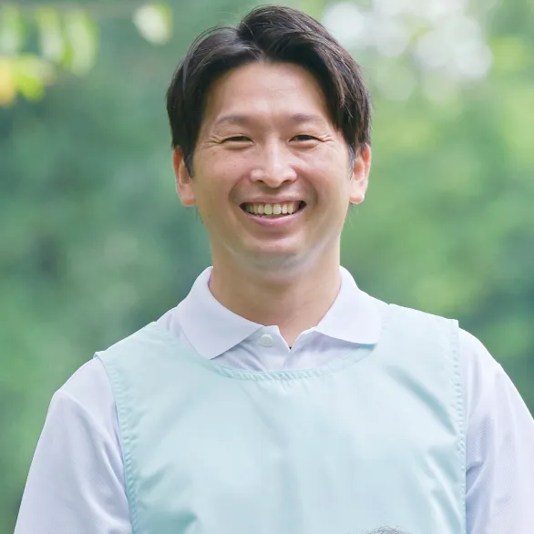 居宅介護ステーションクレドで働く男性写真。